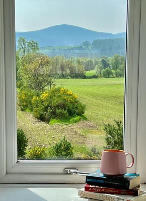 Cosy Country House In Deeside Finzean 객실 사진